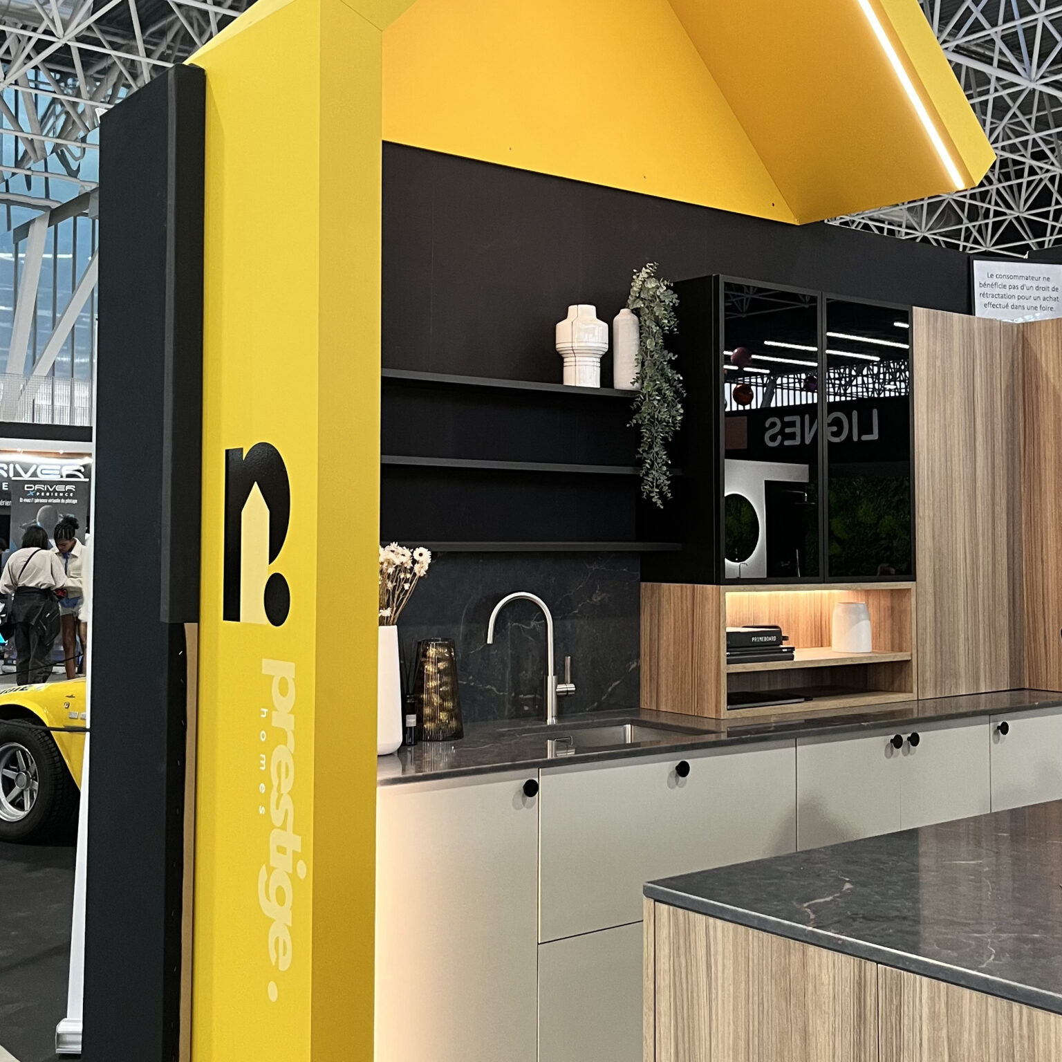 Plan de travail sur mesure en quartz pour cuisine haut de gamme à Toulouse